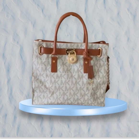 Michael Kors Hamilton signature Satchel - Picture 3 of 8